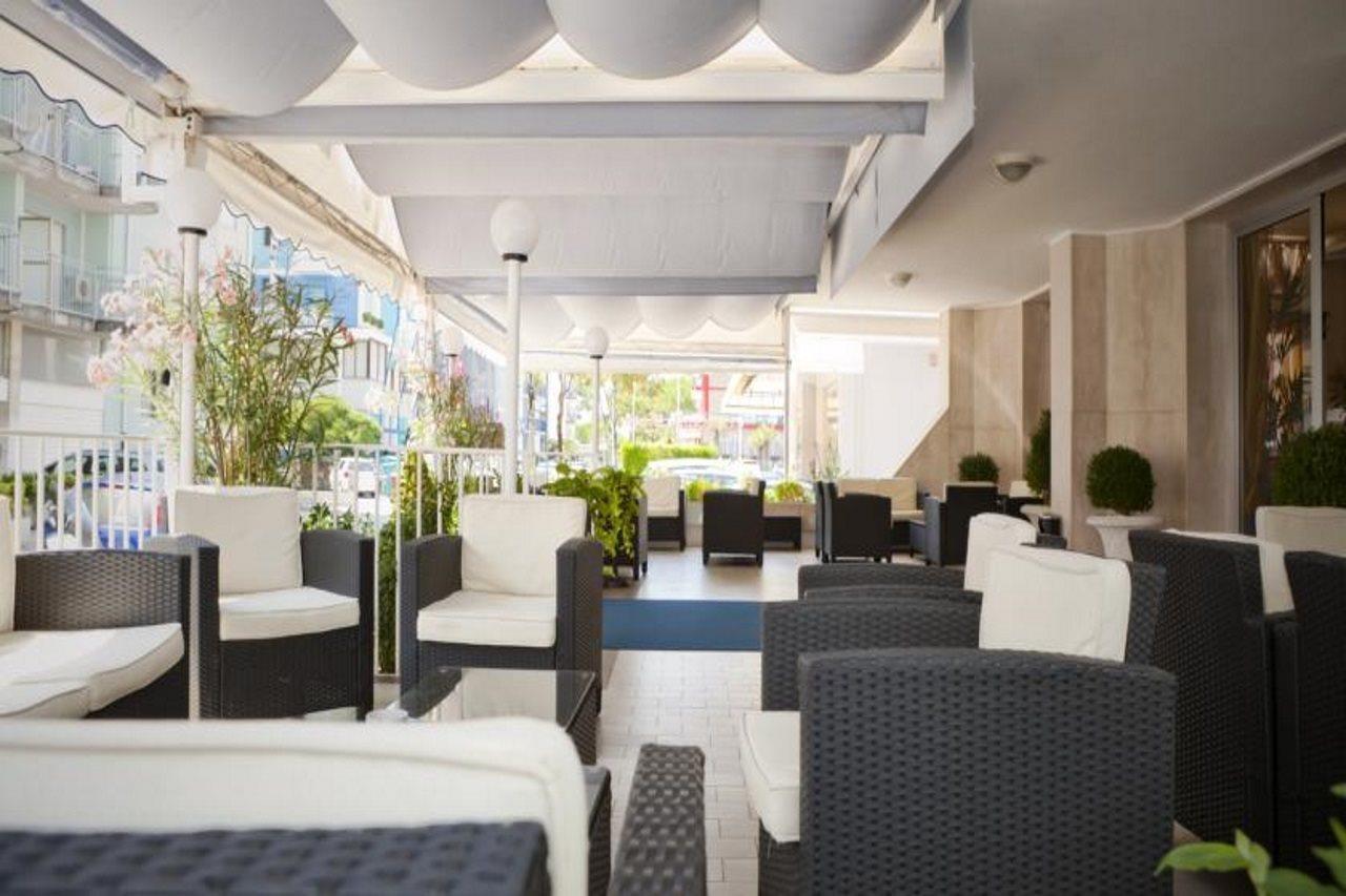 Hotel Bettina ลิโดดิเยโซโล ภายนอก รูปภาพ
